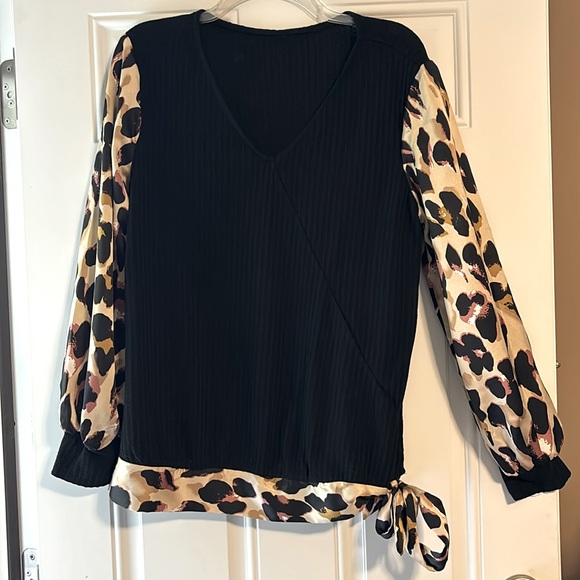 Women’s texture top - Picture 1 of 4